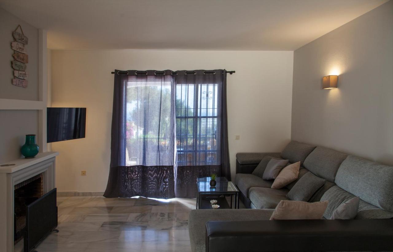 Agradable Adosado Con Piscina La Hidalga Vila Benalmádena Exterior foto