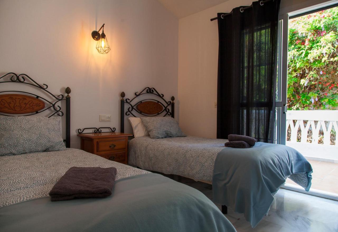 Agradable Adosado Con Piscina La Hidalga Vila Benalmádena Exterior foto
