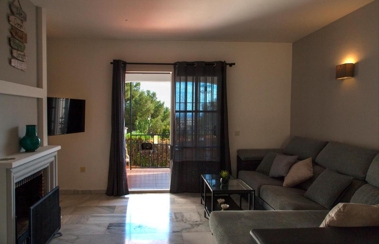 Agradable Adosado Con Piscina La Hidalga Vila Benalmádena Exterior foto